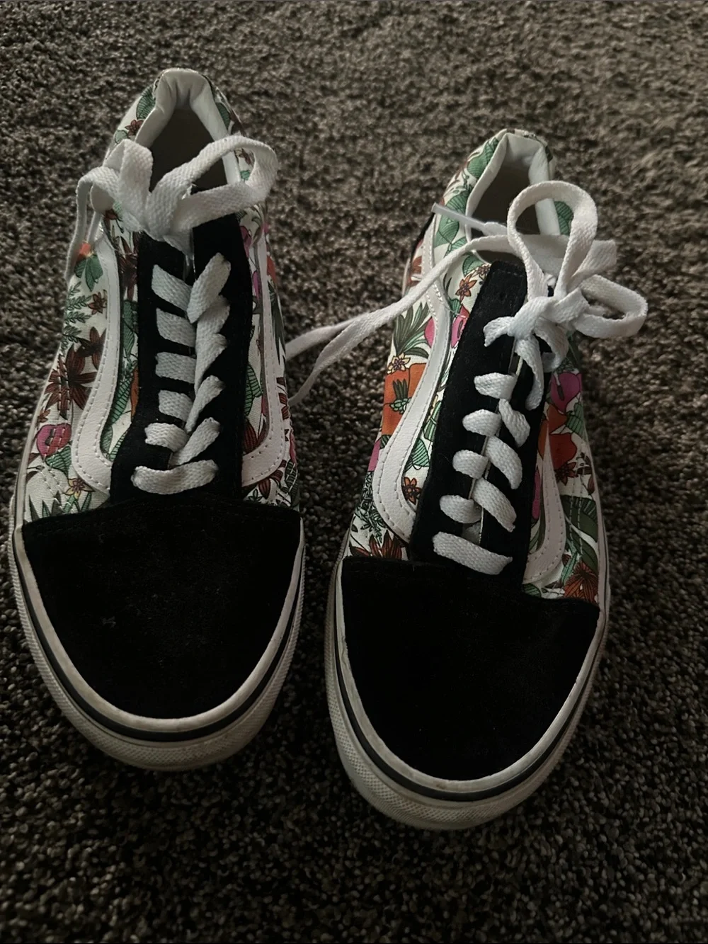 Vans Unisex Floral Low-Top Sneakers Black, White & Multicolor 7.5 Concert Fun